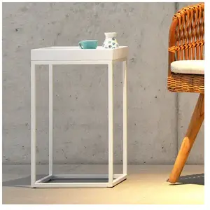 Jan Kurtz, Table basse, Pino (32.7 x 32.7 x 55 cm)Vendu pargalaxus