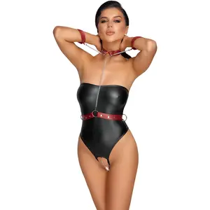 Cottelli Bondage - Stringbody met Bondage Details - Zwart/RoodVendu parbol