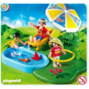 Playmobil - 4140 - CompactSet Famille et piscine pas cher