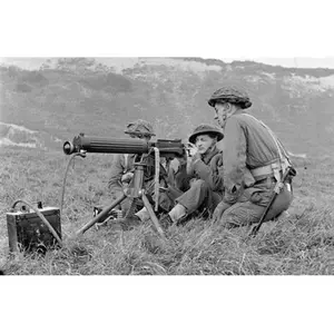 1:35 ICM 35646 WWII British Vickers MG Crew (Vickers MG & 2 figures) Plastic Modelbouwpakket pas cher