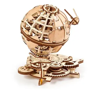 Ugears Modèle Mécanique De Globe En Bois pas cher
