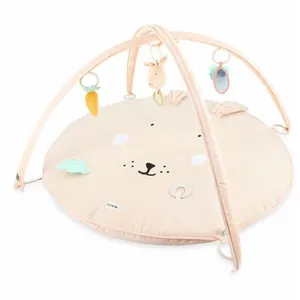 Trixie Tapis de jeux avec arches Mrs. Rabbit pas cher