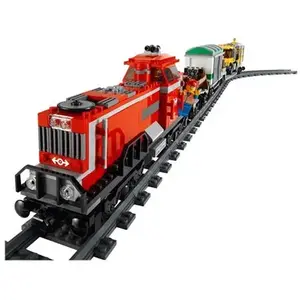 LEGO City 3677 - Le train de marchandises rouge - jeu de construction pas cher