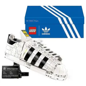 LEGO® Icons 10282 Chaussure Adidas Originals Superstar pas cher