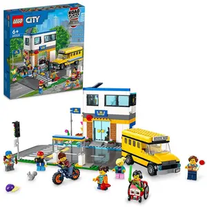 LEGO® City 60329 Une journée d’école pas cher