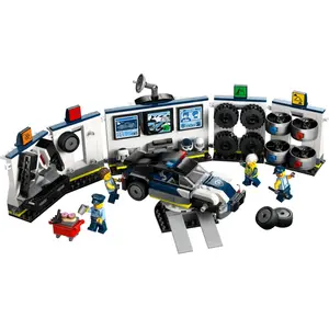 LEGO City Le garage de personnalisation des voitures de police 60457 pas cher