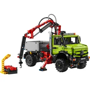 LEGO Technic Mercedes-Benz Unimog U 5023 avec grue 42242