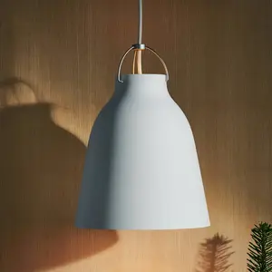 Fritz Hansen Lampe suspendue modèle Caravaggio Matt P2, conçue par Cecilie Manz, éclairage flexible et réglable en aluminium, 25,8 x 25,8 x 33,7 cm, gris (Référence : 14033212)Vendu parkoot