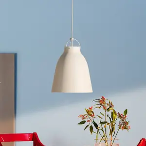 Fritz Hansen Lampe suspendue modèle Caravaggio Matt P3, conçue par Cecilie Manz, éclairage flexible et réglable en aluminium, 40 x 40 x 51,6 cm, blanc (Référence : 14032213)Vendu parkoot