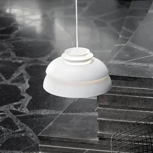 Fritz Hansen Lampe suspendue modèle Concert P1, minimalisme scandinave pour éclairage flexible et réglable, câble 6 mètres, aluminium, 32 x 32 x 16 cm, blanc (référence : 54003405)Vendu parkoot
