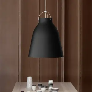 Fritz Hansen Lampe suspendue modèle Caravaggio Matt P3, conçue par Cecilie Manz, éclairage flexible et réglable en aluminium, 34 x 34 x 48,4 cm, noir (Référence : 14038208)Vendu parkoot