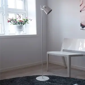 Dyberg Larsen lampadaire Oslo led 130 cm E14 acier 40W blanc