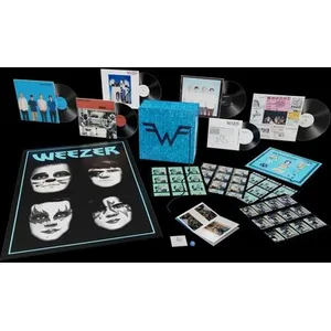 UNIVERSAL M CNT Blue 30th Édition Limitée Coffret Super Deluxe pas cher
