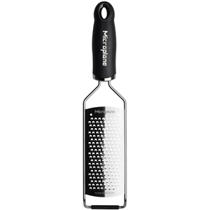 MICROPLANE - Râpe incurvée GOURMET gros grains manche noir * pas cher