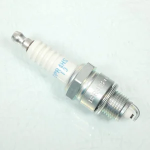 NGK BPR4HS-10 - BPR4HS10 - 5024 Bougie d'allumage WR8BC W14FPR-U pas cher