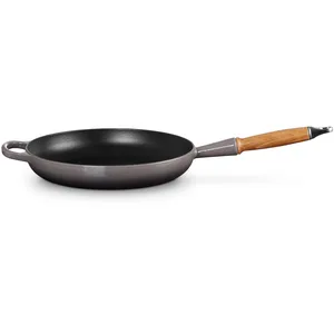 Le Creuset Koekenpan Signature 28 Cm in Geëmailleerd Gietijzer met Houten Handvat Flint