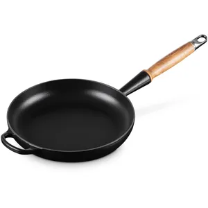 Le Creuset Poêle à frire en Fonte Émaillée avec poignée en bois, 28 cm, Noir Mat, 20258280000422
