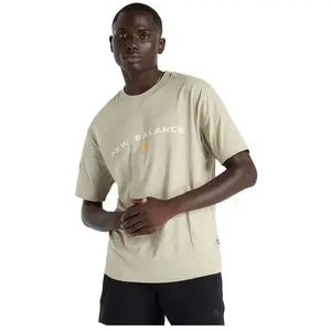 New Balance T-shirt à Manches Courtes Reimagined Graphic 1 pas cher