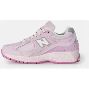 New Balance 2002r Light Raspberry Size: 40 | Sneakers Outlet | Heren | PaarsVendu parotrium