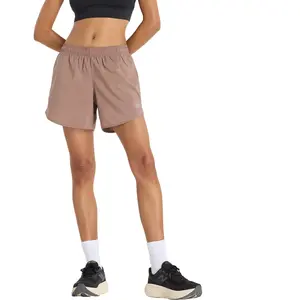 Comparateur de prix : New Balance Short Sport Essentials 5´´