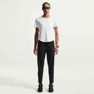 Nike tempo dri-fit hardloopshirt in de kleur wit.