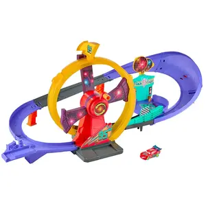 Mattel Cars speelgoed racebaan met Light-Up Lightning McQueen auto.