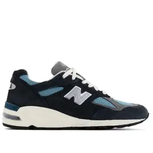 New Balance M990tb2 Nb Navy Size: 41.5 | Sneakers Outlet | Unisex | Blauw pas cher