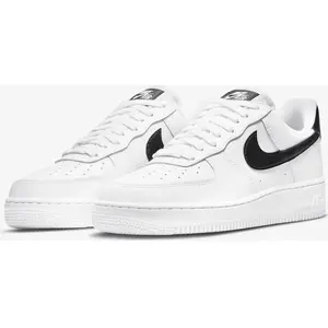 Nike Wmns Air Force 1 '07 Chaussures de Basket Femme, White Black White, 37.5 EUVendu parbol