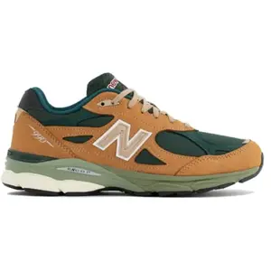 New Balance M990wg3 Tan Size: 40 | Sneakers Outlet | Unisex | Bruin pas cher
