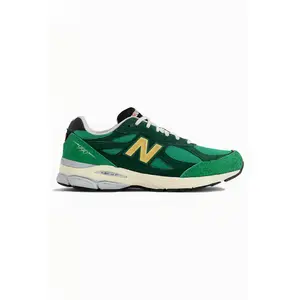 New Balance M990gg3 Green Size: 43 | Sneakers Outlet | Unisex | Groen pas cher