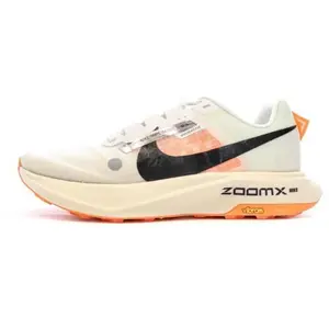 Chaussures de trail Blanches/Noires/Oranges Femme Nike Zoomx Ultrafly pas cher