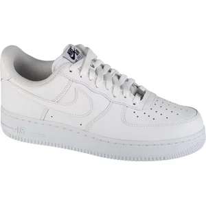 Nike Baskets Air Force 1 07 pas cher