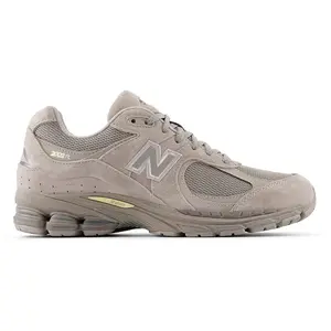 New Balance Unisex 2002r Arid Stone Size: 39.5 | Sneakers Outlet | Unisex | Groen pas cher