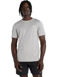 New Balance T-shirt à Manches Courtes Sport Essentials Utility pas cher