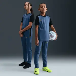 Nike academy dri-fit trainingsbroek in de kleur blauw. pas cher