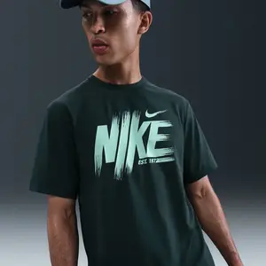 Nike hyverse dri-fit uv trainingsshirt in de kleur groen.