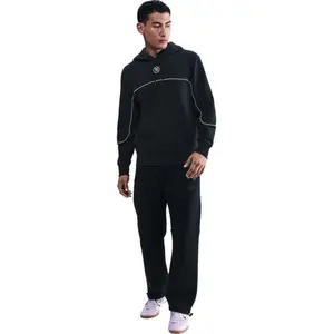 Nike club total 90 hoodie in de kleur zwart.