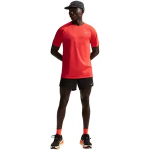 Nike Stride T-Shirt - Rouge, Rouge XXL pas cher