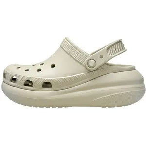Sabot à Enfiler Crocs Classic Crush Clog - Gris pas cher