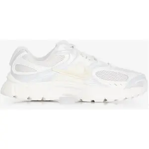 Baskets femme Nike V5 RNR Noir 40 pas cher