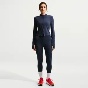 Nike dri-fit one 7/8 tight in de kleur marine.