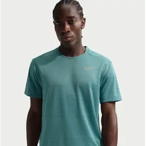 Nike T-shirt Miler 1.0 Homme - Vert, Vert XL pas cher
