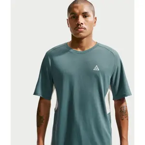 Nike ACG Chase T-Shirt - Vert, Vert XS pas cher