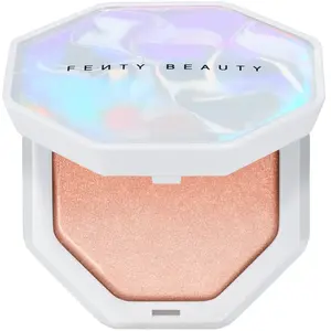 Fenty Beauty, Highlighter + autobronzant, Surligneur Demi Glow - 4,5 g (03 Tutu Much, Highlighter, 4.50 g) pas cher