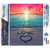 Image de Figured'Art Peinture diamant pour adultes - 40 x 50 cm - Toile enroulée - Amour sur le sable - Images 5D - Pierres carrées - Kit de bricolage