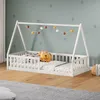 Image de IDIMEX Lit Cabane 90x200 Nicolas Lit Enfant en Pin Massif, Lit Montessori avec Barrières, Couchage 90x200 cm, Blanc
