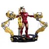 Image de Hot Toys Iron Man Mark IV 1:4 avec portique de costume   Iron Man 2, rouge