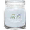 Image de Yankee Candle Signature Bougie parfumée | Une bougie en pot de taille moyenne avec double mèche | Bougie en cire de soja à combustion longue | Cadeau parfait pour femme
