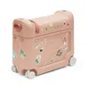 Image de Stokke JetKids BedBox, Coral Pink - Valise-lit à roulettes pour enfants de 2-7 ans (jusqu'à 35 kg) - Approuvée par de nombreuses compagnies aériennes - Matelas et sangle réglable inclus