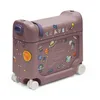 Image de Stokke JetKids BedBox, Hazy Lilac - Valise-lit à roulettes pour enfants de 2-7 ans (jusqu'à 35 kg) - Approuvée par de nombreuses compagnies aériennes - Matelas et sangle réglable inclus